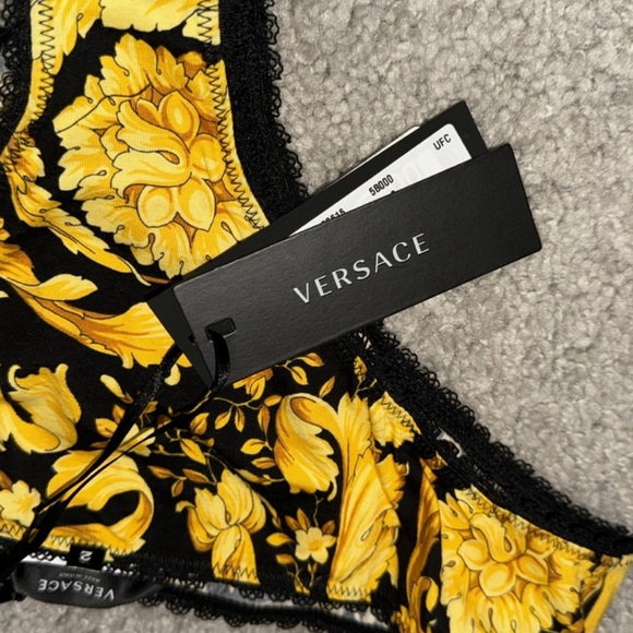 Versace Barocco Brief BNWT size 5 /XL - Picture 6 of 10